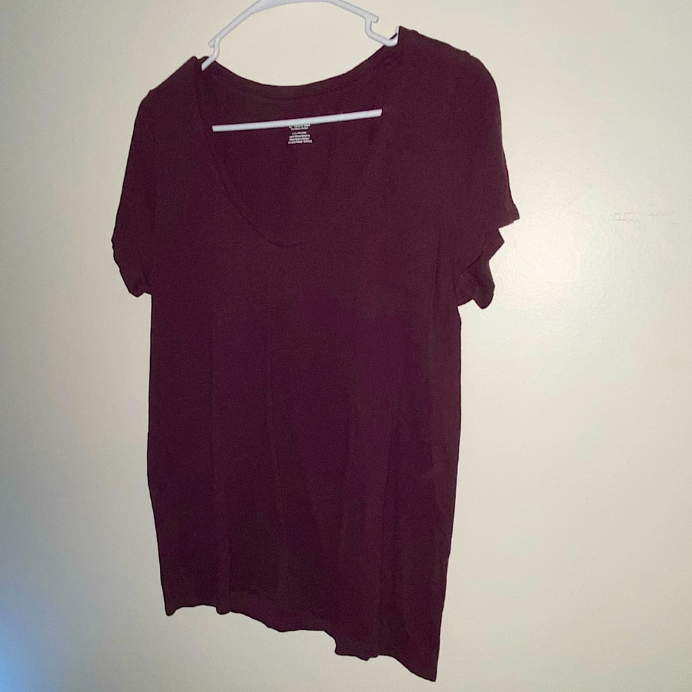 L- Victoria’s Secret PINK v-neck tee